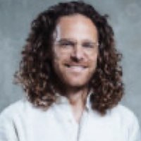 Dr. Daniel Voigt